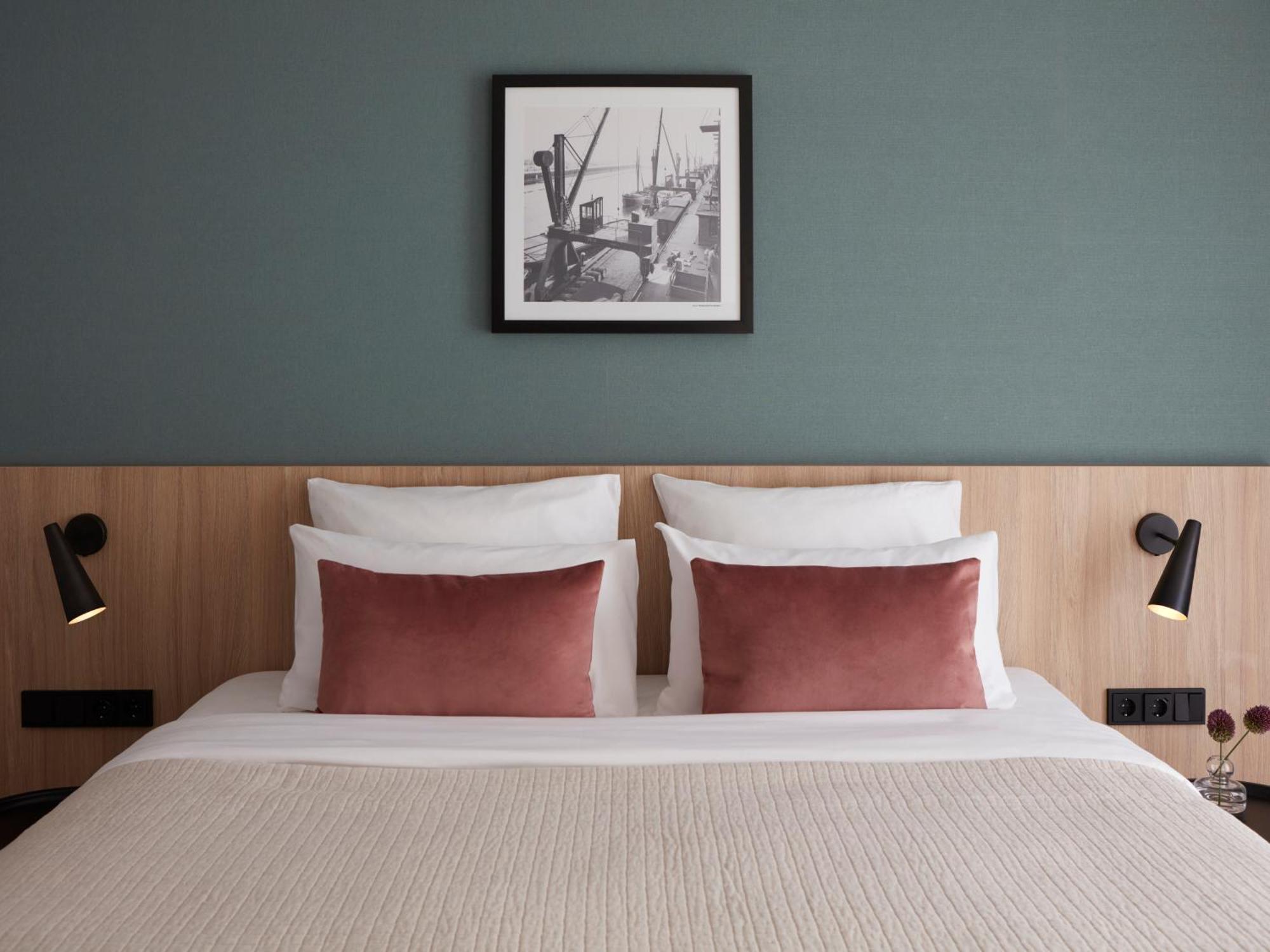 Extra Large 1 Bedroom Apartment with Sofa Bed,1743238299:JPEG